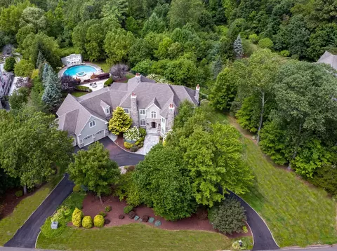 64 Far Hills Dr, Avon, CT 06001
