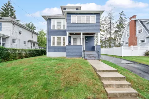 45 Fairlawn St, West Hartford, CT 06119