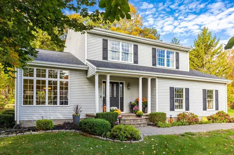 71 Woodberry Hill Dr, Southington, CT 06489