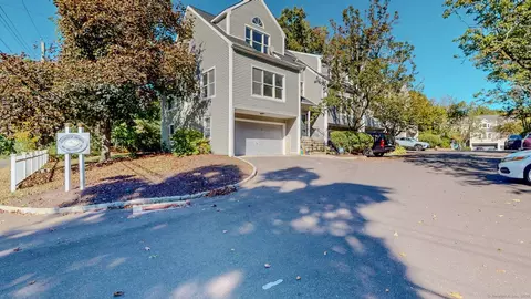 400 Anton Dr #400, Bridgeport, CT 06606
