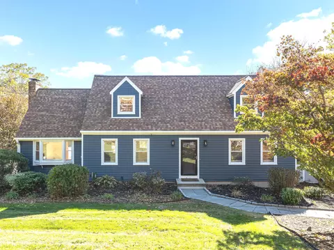 84 Oxbow Ln, North Branford, CT 06472
