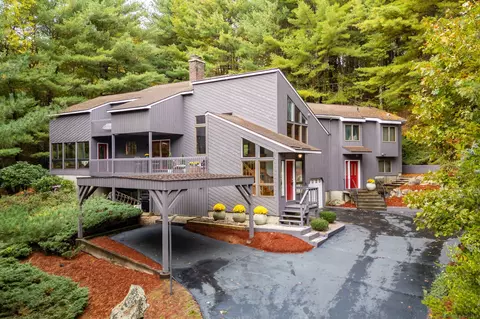 6 Deerfield Trce, Burlington, CT 06013