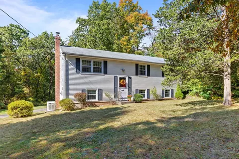 125 Bayberry Rd, Glastonbury, CT 06033