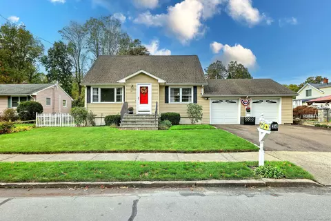 36 Tina Cir, Bridgeport, CT 06606