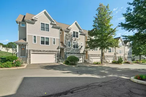 179 Remy Ct #179, Shelton, CT 06484