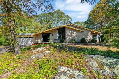 3 Yale Ave, Shelton, CT 06484