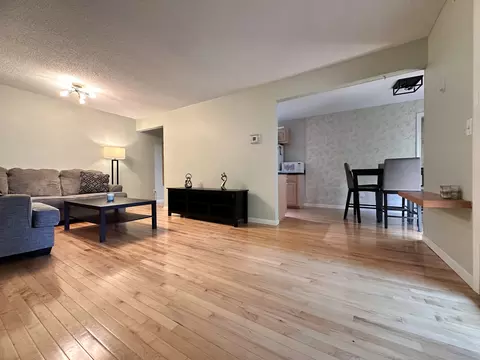 31 Woodsedge Dr #1C, Newington, CT 06111
