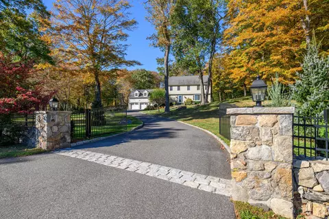 68 Mopus Bridge Rd, Ridgefield, CT 06877