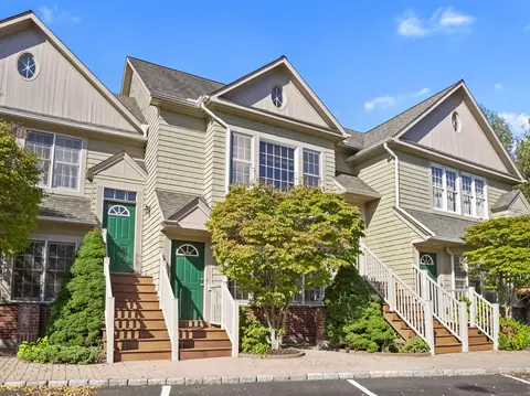 79 Locust Ave #212, New Canaan, CT 06840