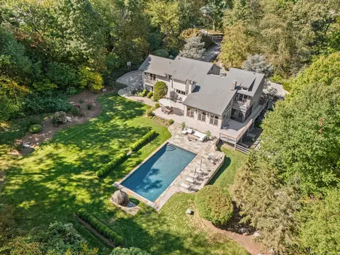 40 Hermit Ln, Westport, CT 06880