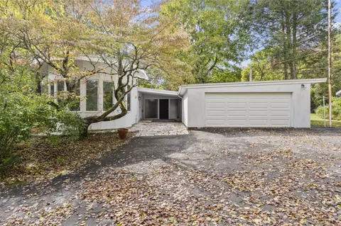 999 Monroe Tpke, Monroe, CT 06468