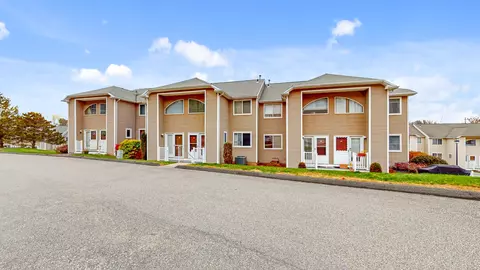 80 Country Ln #40, Vernon, CT 06066