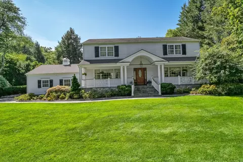 30 Thornwood Rd, Stamford, CT 06903