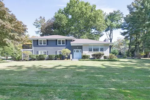 2 Fox Run Rd, Norwalk, CT 06850