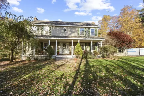 2 Ramsgate Ln, Barkhamsted, CT 06063