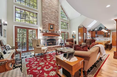 525 Holly Hill Ln, Southbury, CT 06488
