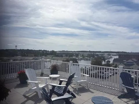 3 Water St #301, Groton, CT 06355