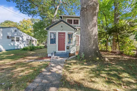 52 Greenwood Ave, Bloomfield, CT 06002