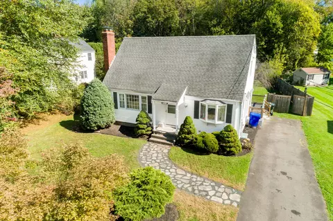 40 Grimes Rd, Rocky Hill, CT 06067