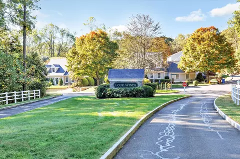 26 Bunker Hill Cir #26, Shelton, CT 06484