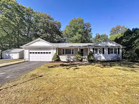 279 Great Swamp Rd, Glastonbury, CT 06033