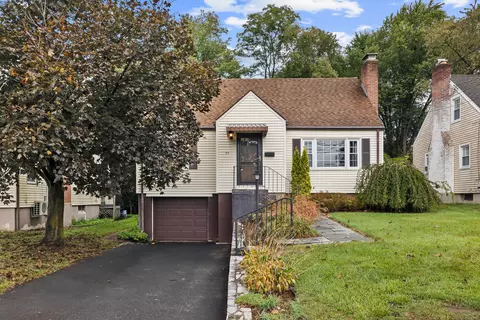 54 Jackson Ave, West Hartford, CT 06110