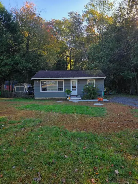 170 Laurel Hill Dr, Woodstock, CT 06282