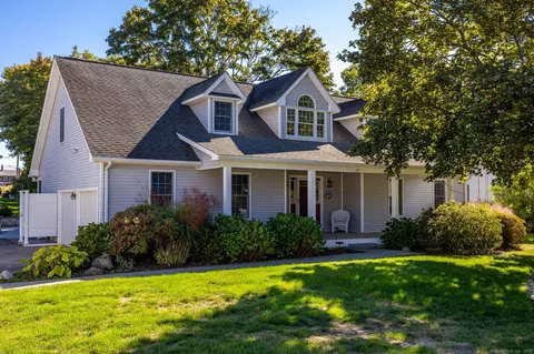 69 Terrace Ave, Niantic, CT 06357