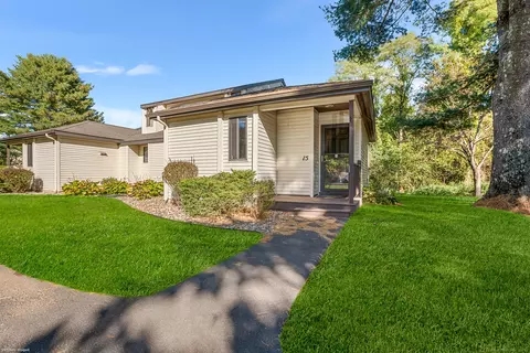 15 Simsbury Lndg #15, Simsbury, CT 06070