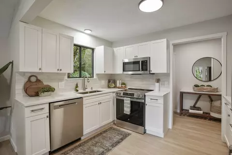1034 Heritage Vlg #B, Southbury, CT 06488