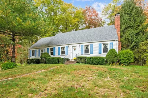 96 Dyer Ave, Canton, CT 06019