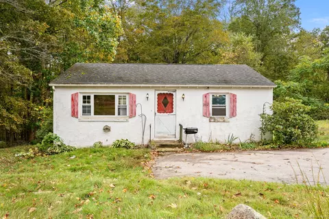 210 Butlertown Rd, Waterford, CT 06385