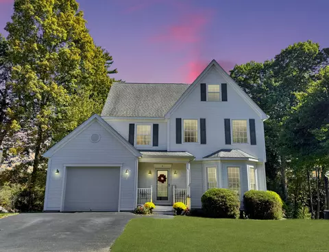 9 Village Sq #9, Canton, CT 06019