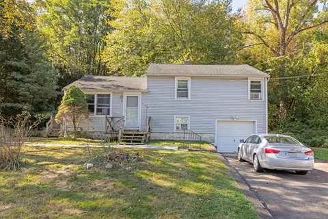 11 Sheasby Rd, Ansonia, CT 06401