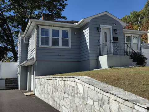 17 Capitol Ave, Waterbury, CT 06705