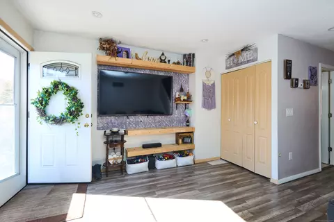 146 Coach Cir #5, Naugatuck, CT 06770