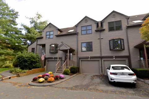 6 Rosewood Cir #6, Monroe, CT 06468