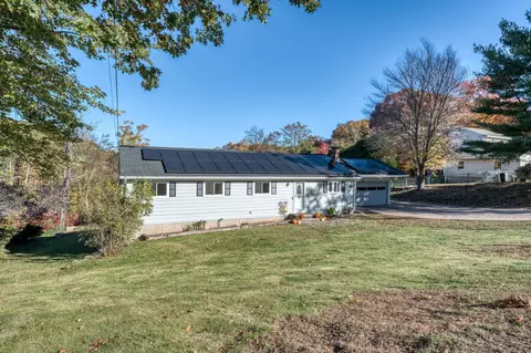 438 Foote Rd, Glastonbury, CT 06073
