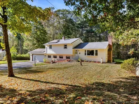 18 Deepwood Dr, Madison, CT 06443