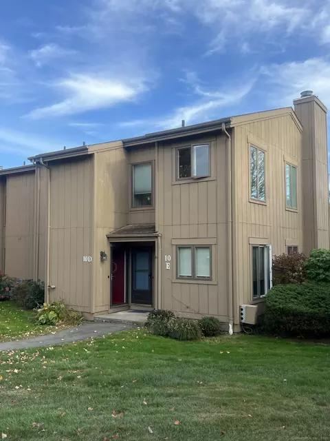 10 Pilgrim Hbr #D, Wallingford, CT 06492