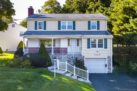 22 Hastings Ln, Stamford, CT 06905