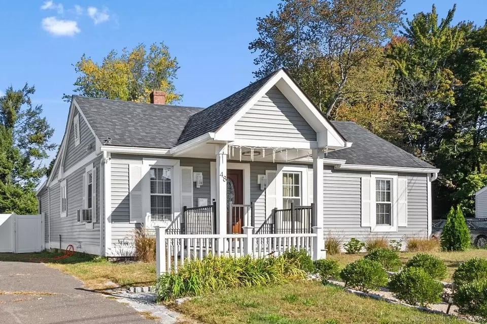 Exterior - 48 Suffolk Dr, East Hartford, CT 06118 photo 8 of 8