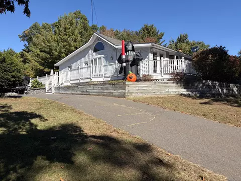 65 W Shore Dr, Enfield, CT 06082