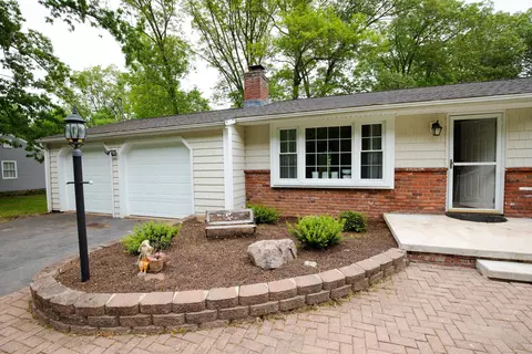 792 Cornwall Ave, Cheshire, CT 06410