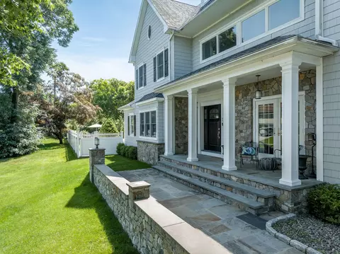 7 Curt Ter, Greenwich, CT 06831