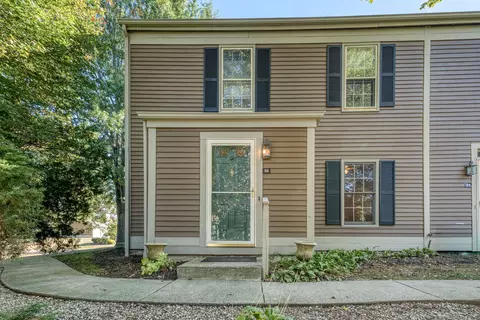 32 Newberry Ln #32, Glastonbury, CT 06033