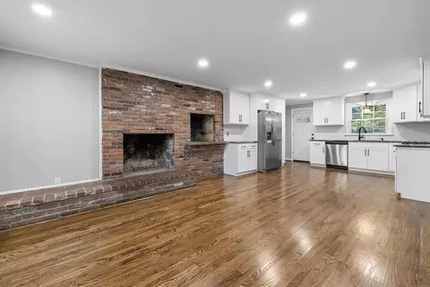 545 Simsbury Rd, Bloomfield, CT 06002