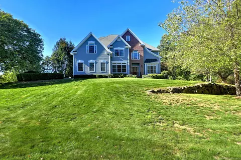 102 Wild Horse Ct, Monroe, CT 06468