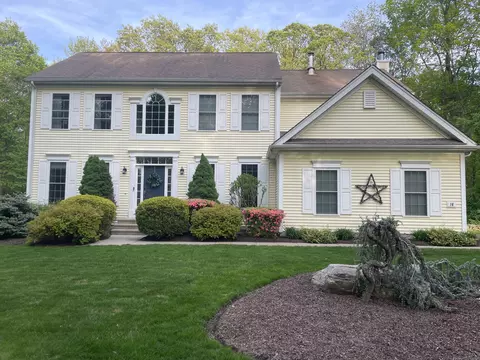 16 Hidden Lake Rd, Higganum, CT 06441