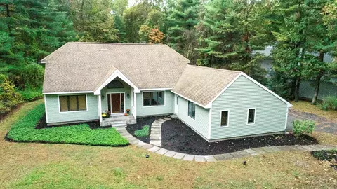 3 Essex Ct, Farmington, CT 06032